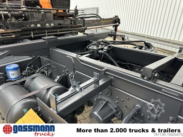 Kipper LKW Iveco Trakker AD190T36W 4x4, EEV, Kran Hiab 111BS-2