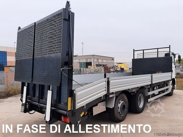 PLATFORM WITH RAMPS MAN TGM 26.340