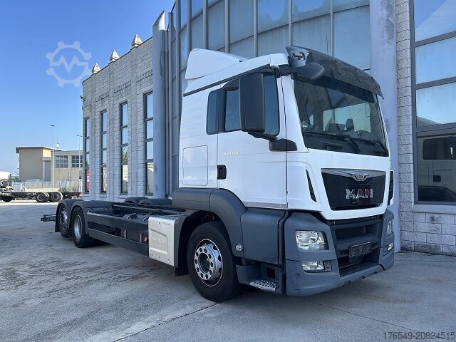 PLATFORM WITH RAMPS MAN TGS 26.440