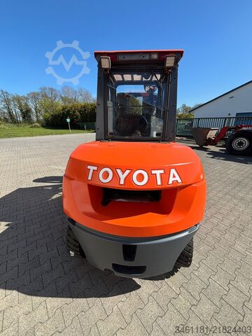 Gabelstapler Toyota 42-7FD45