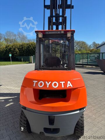 Gabelstapler Toyota 42-7FD45
