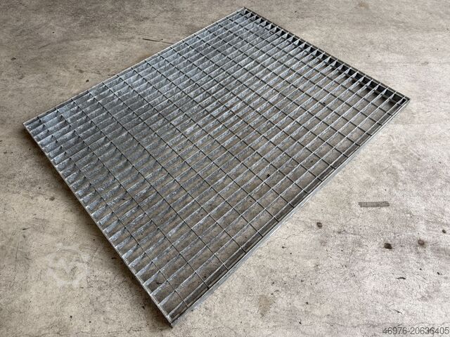 High-bay warehouse shelf grating Gesamttiefe: 1.113 mm / Gesamtbreite: 885mm / MW: 68 x 33 mm / GR-155