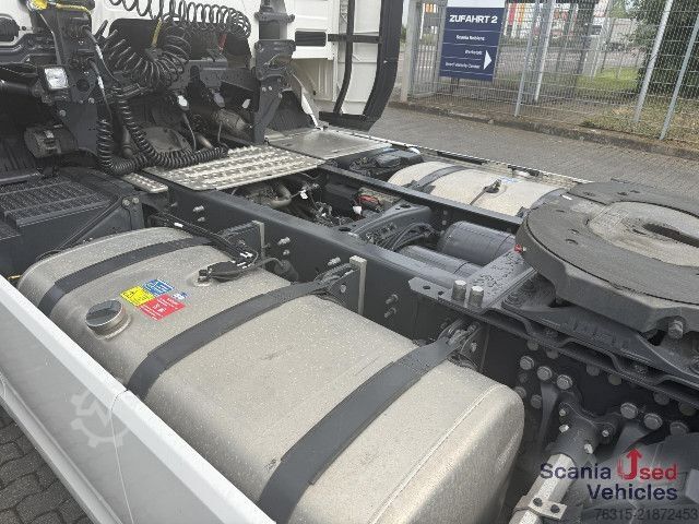 Standard tractor unit Scania R 460 NA - SUPER - HIGHLINE - 2x TANKs - ACC