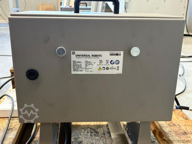 Industrial robot Universal Robots UR5e
