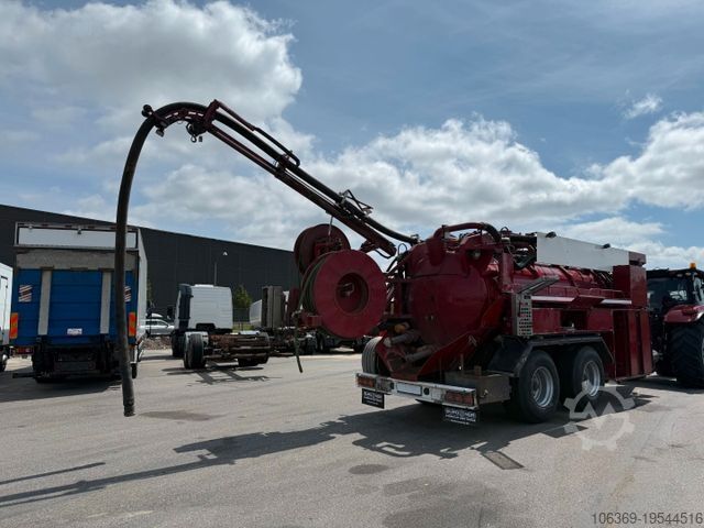 Vacuum tank truck Case 240 Puma - Hvidtved Larsen 10.000 L Kombi