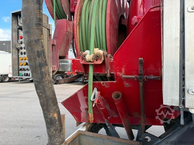 Vacuum tank truck Case 240 Puma - Hvidtved Larsen 10.000 L Kombi