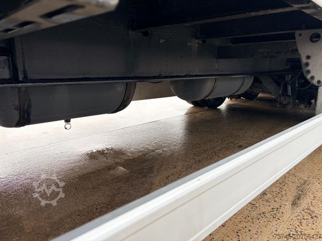 Auflieger mit Pritsche & Plane VAN_ECK