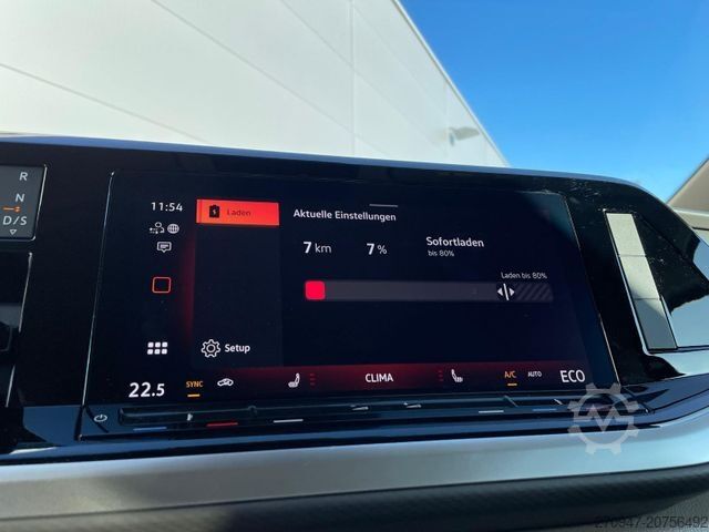 Kleinbus VOLKSWAGEN T7 Multivan Goal eHybrid lang 4MOTION ACC AHK
