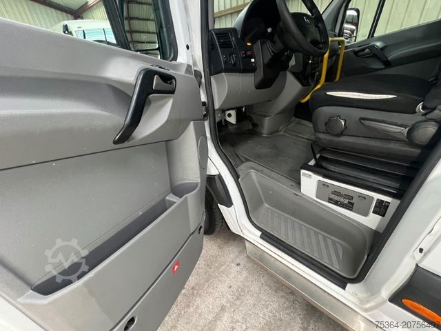 Kleinbus MERCEDES-BENZ Sprinter 313 BlueTEC 9 Sitze+ ENGINE NO GOOD