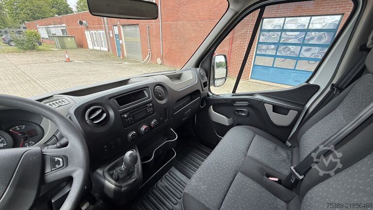 Pick-up van Opel Movano  Pritsche Schiebeplane 3,5t Schlafkabine