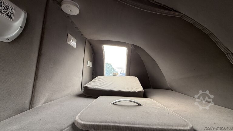Pick-up van Opel Movano  Pritsche Schiebeplane 3,5t Schlafkabine