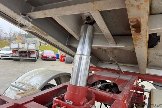 Kipper LKW IVECO 270 4x2 Kipper