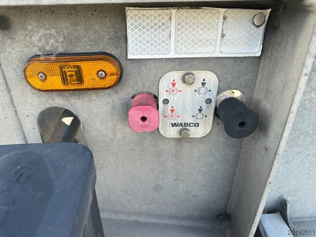 Van Hool 3-axle semi-trailer 20ft/30ft ADR chassis / galvanized / BPW drum brakes / ADR / Dutch chas Van Hool 3-ASSIGE OPLEGGER 20FT/30FT ADR CHASSIS / galva...
