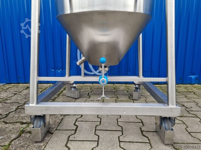 Stainless steel tank with agitator Jentec GmbH