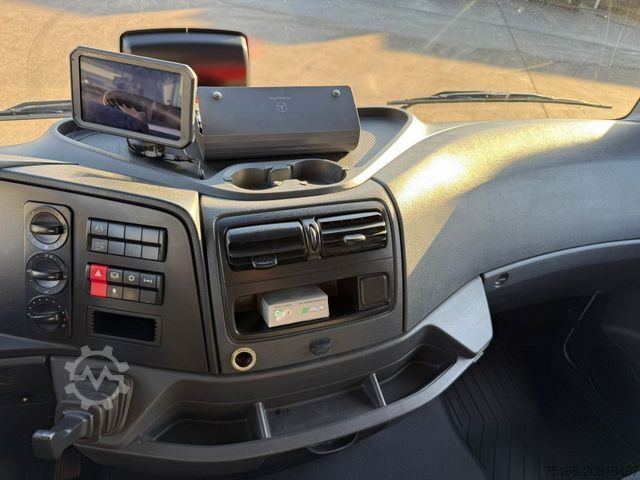 Transporter mit Koffer MERCEDES-BENZ ATEGO 818 L Koffer 5,30 m LBW 1,5 T*Klima*E6 D