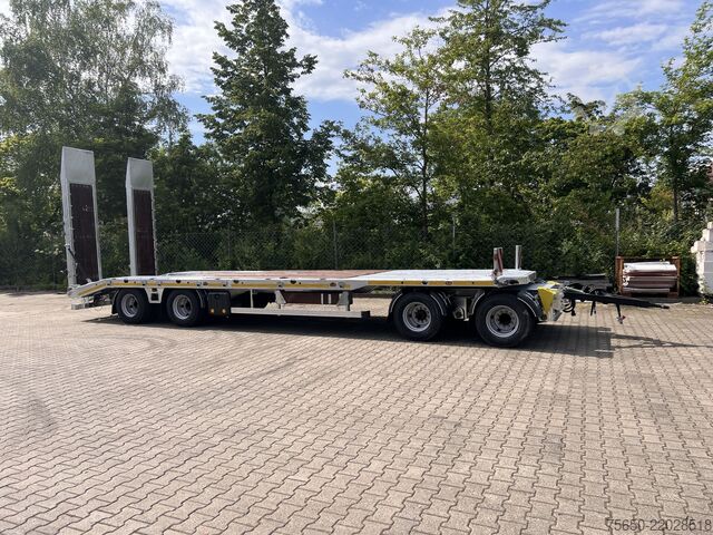 Tieflader Anhänger Möslein T4 VB H1 gerade  neuer 4 Achs Tieflader gerade hydraulischen Rampen