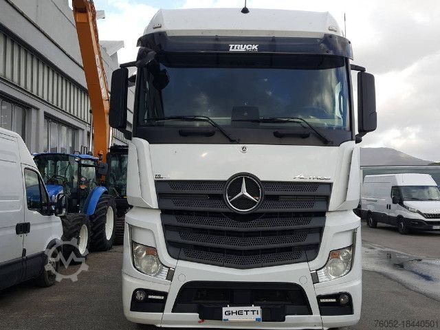 Standard tractor unit Mercedes-Benz Actros 1853