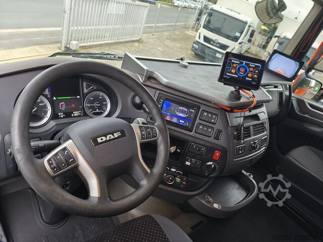 DAF XF 530 FT Retarder truck tractor DAF XF 530 FT Retarder