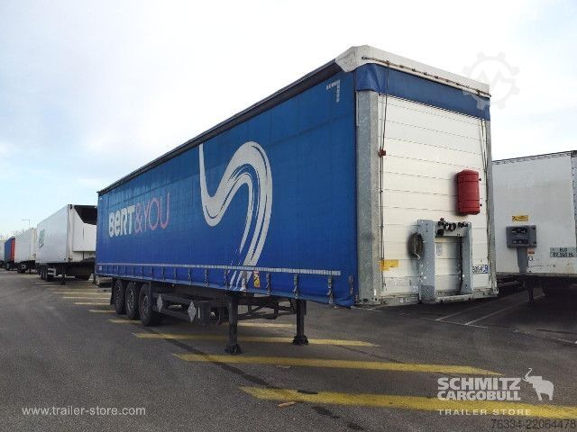 Auflieger mit Pritsche & Plane Schmitz Cargobull Semitrailer Curtainsider Standard