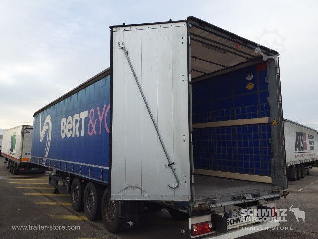 Auflieger mit Pritsche & Plane Schmitz Cargobull Semitrailer Curtainsider Standard