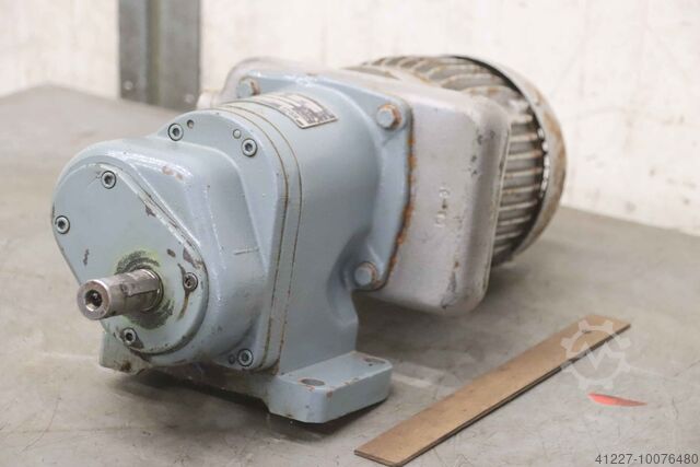 Adjustable gear motor 0.37/0.7 kW 10-100 rpm Prym L8-U16