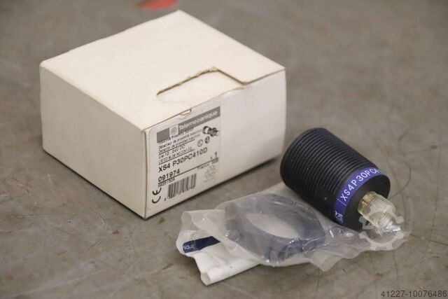 Inductive sensor Telemecanique XS4 P30PC410D
