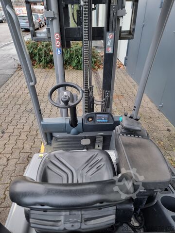 Gabelstapler Jungheinrich EFG 215 Li-Ionen