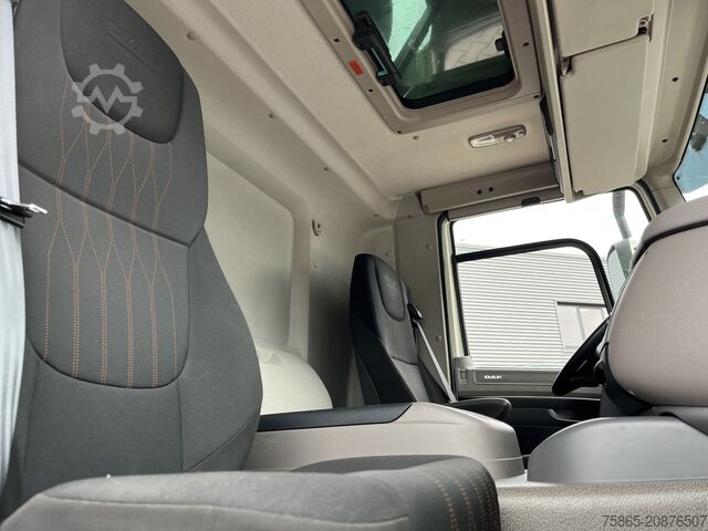 Refrigerated/freezer transport DAF CF 260 FA / Carrier Koeler - 30 gr / Chereau Fr...