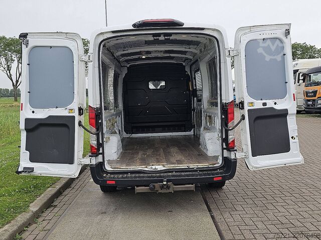 High-roof van FORD TRANSIT 2.0 L3H2 Airco Euro6 Exp