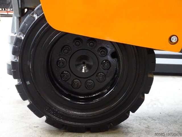 Four-way side loader Hubtex DQ45-G - TRAVERSE