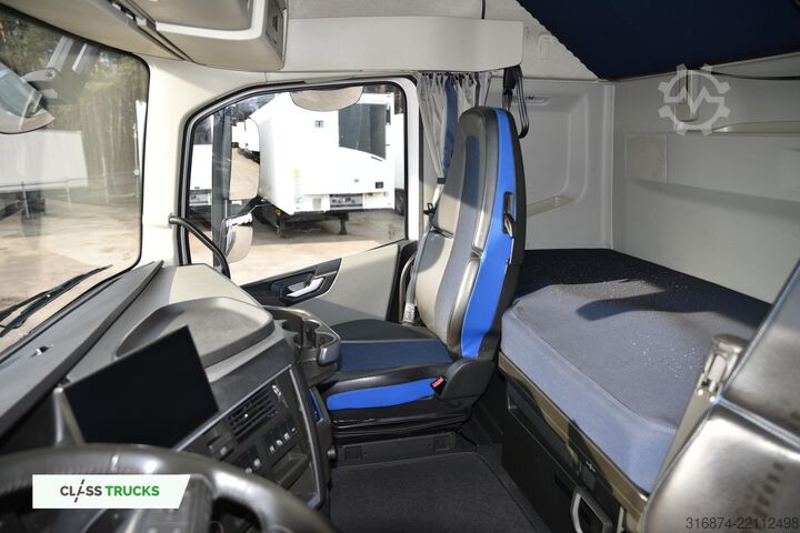 Standard tractor unit VOLVO FH 500 Globetrotter XL Varios