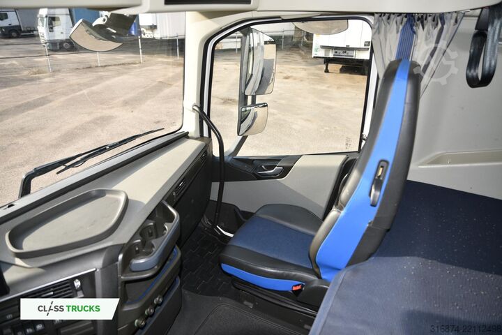 Standard tractor unit VOLVO FH 500 Globetrotter XL Varios