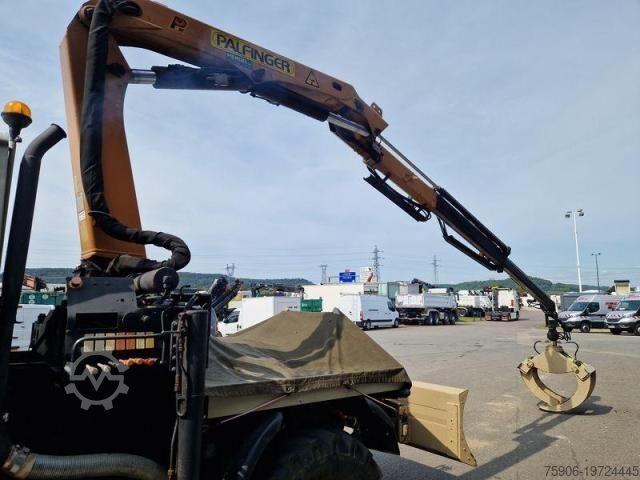 Pritschenwagen Unimog 403A