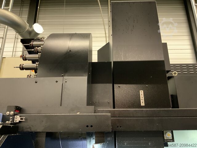 Machining center DN Solutions DNM 5700