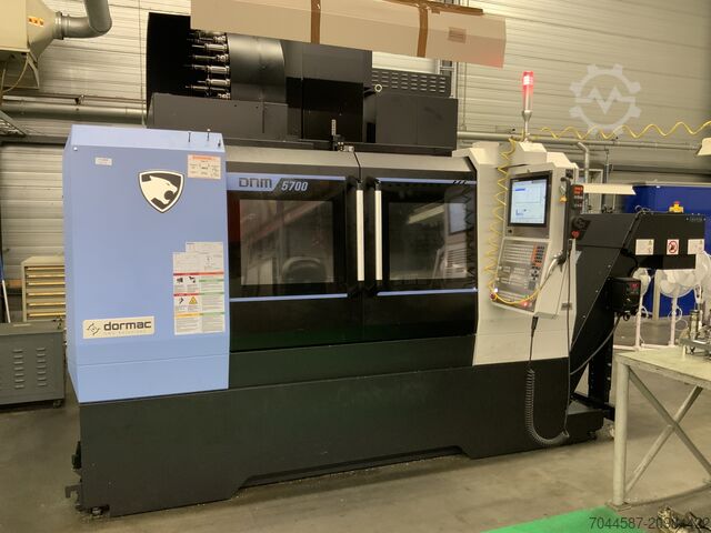 Machining center DN Solutions DNM 5700