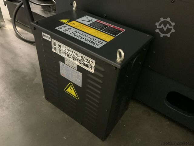 Machining center DN Solutions DNM 5700