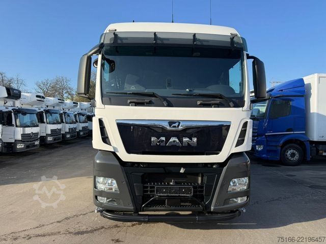 Refrigerated truck MAN TGX 26.470 Kühlkoffer 9,20 m LBW 1,5 T*THERMO