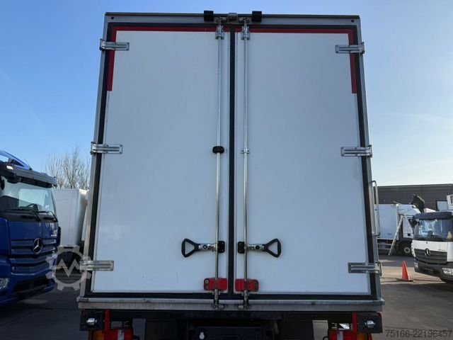 Refrigerated truck MAN TGX 26.470 Kühlkoffer 9,20 m LBW 1,5 T*THERMO