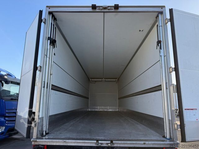 Refrigerated truck MAN TGX 26.470 Kühlkoffer 9,20 m LBW 1,5 T*THERMO