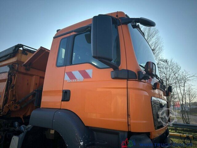 Dreiseitenkipper LKW MAN TGS 33.400 6x6 Winterdienst Streuer 2x Hydraulik