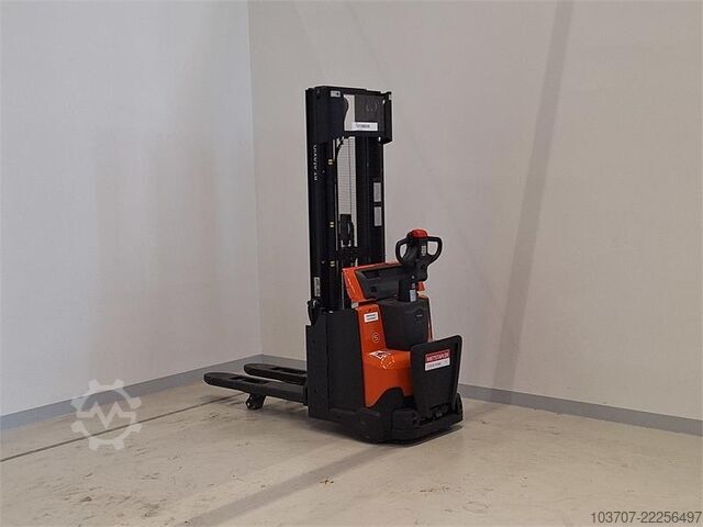 Stacker Toyota SWE120L