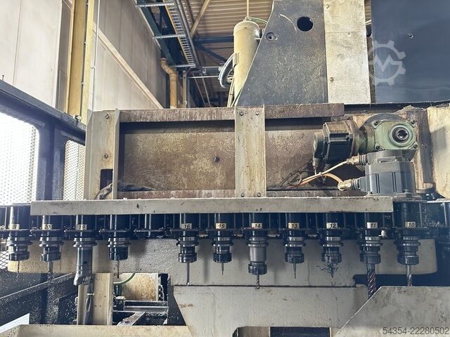 CNC-Bearbeitungszentrum vertikal Mazak VTC-300C-II