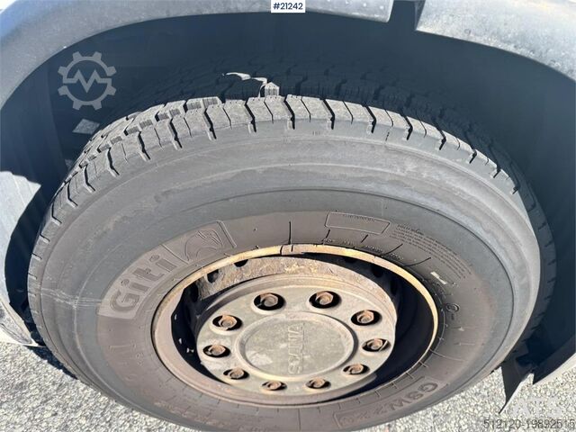 Refrigerated/freezer transport Scania P420 6x2 Box truck w/ Defective aggregate.