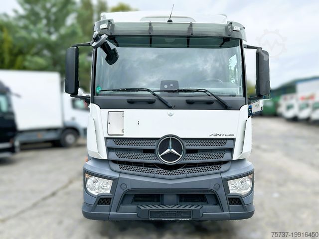 Box truck MERCEDES-BENZ 1833 Antos