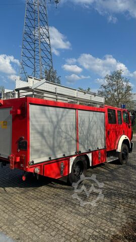 Feuerwehrauto Mercedes-Benz 1222