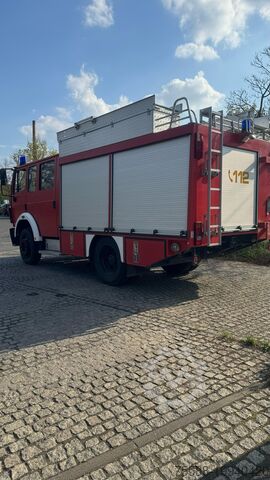 Feuerwehrauto Mercedes-Benz 1222