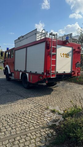 Feuerwehrauto Mercedes-Benz 1222