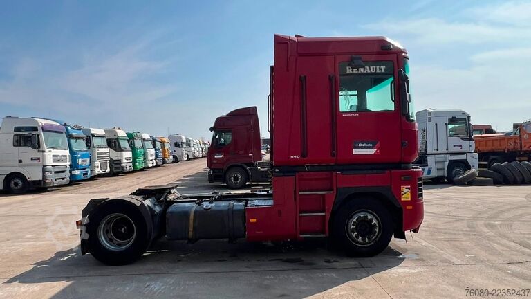 Standard tractor Renault AE 440 Magnum E-tech (BOITE MANUELLE / MANUAL G...