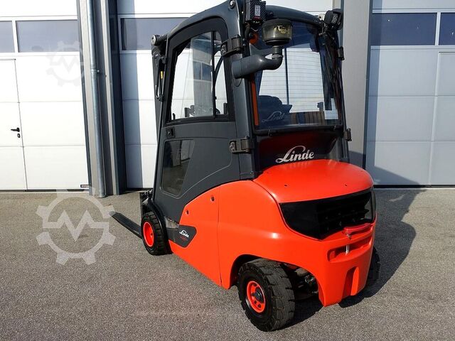 4-wheel forklift Linde H20D