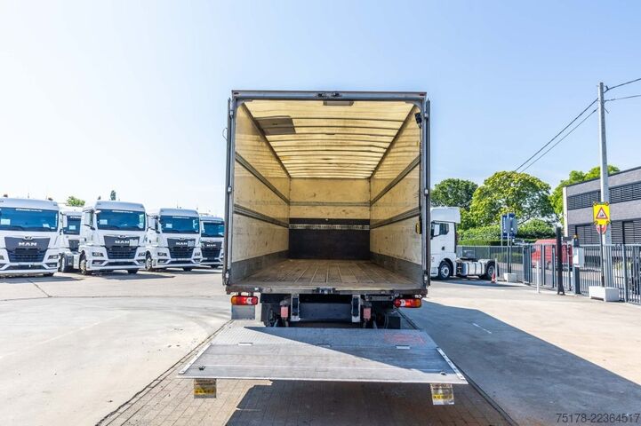 Box body RENAULT D16 250+DHOLLANDIA 1.5T.